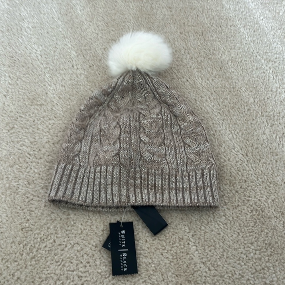 Womens pop pom hat